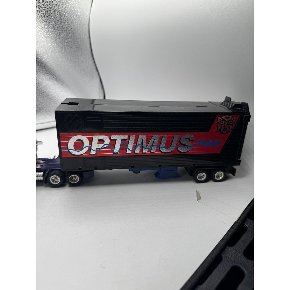 VTG 1992 Transformers G2 Optimus Prime Action Figure Truck/Trailer Hasbro - READ - Picture 2 of 16